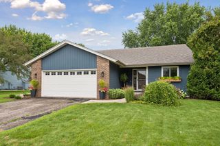 1705 White Oak Drive, Chaska, MN 55318