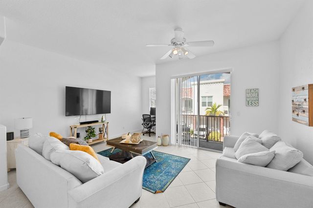 10520 SW Stephanie Way SW 2-203, Port St. Lucie, FL 34987