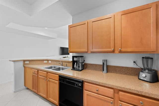 10520 SW Stephanie Way SW 2-203, Port St. Lucie, FL 34987