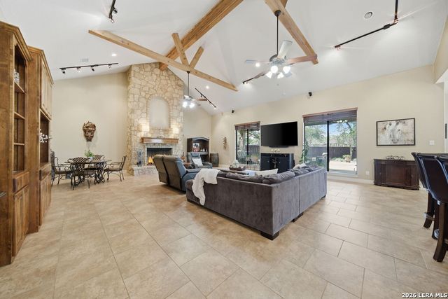 100 Vintage Trail, La Vernia, TX 78121