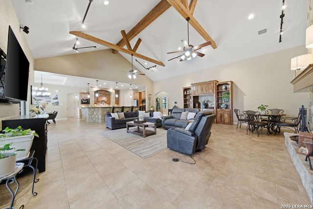 100 Vintage Trail, La Vernia, TX 78121