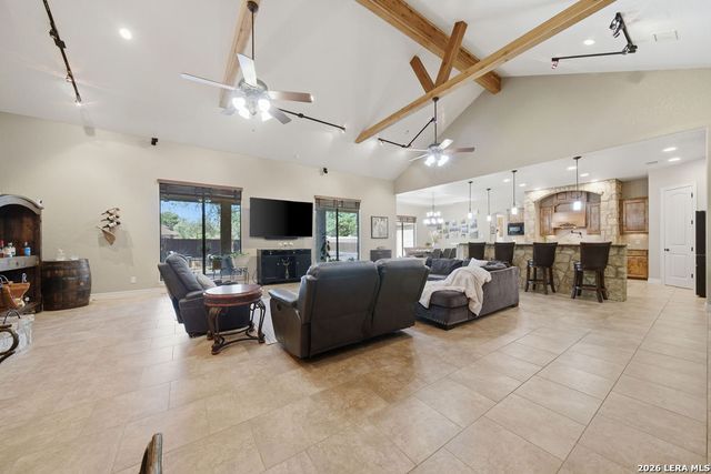 100 Vintage Trail, La Vernia, TX 78121