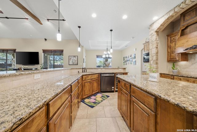 100 Vintage Trail, La Vernia, TX 78121