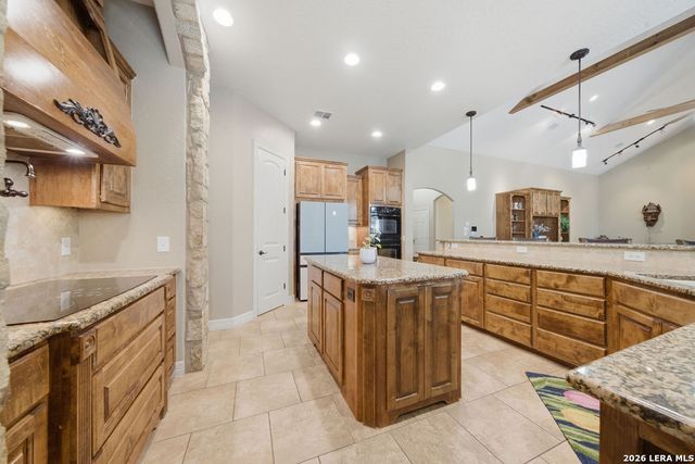 100 Vintage Trail, La Vernia, TX 78121