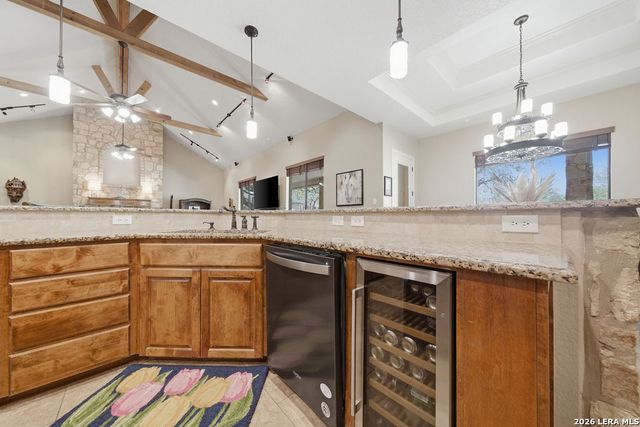 100 Vintage Trail, La Vernia, TX 78121