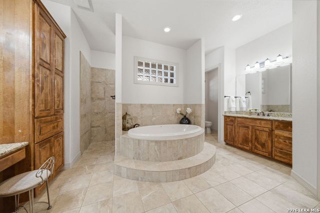 100 Vintage Trail, La Vernia, TX 78121