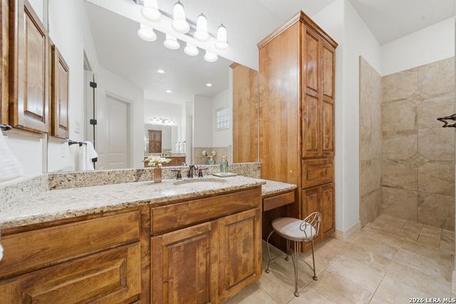 100 Vintage Trail, La Vernia, TX 78121