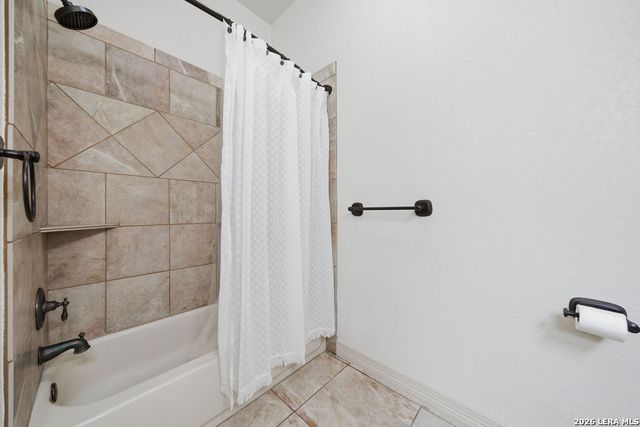 100 Vintage Trail, La Vernia, TX 78121