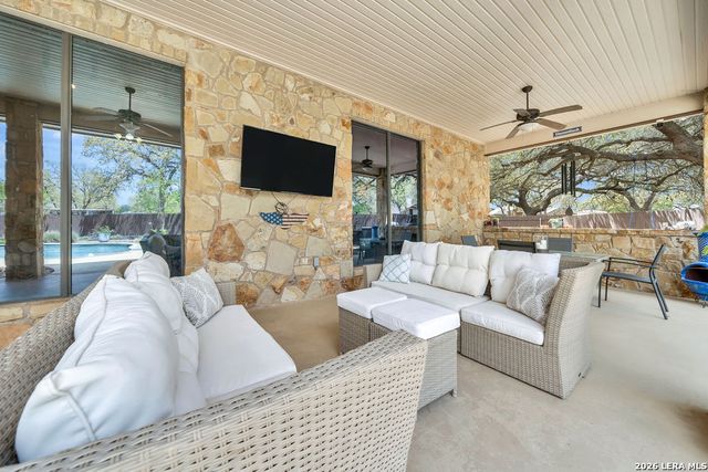 100 Vintage Trail, La Vernia, TX 78121