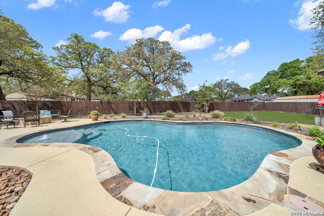 100 Vintage Trail, La Vernia, TX 78121