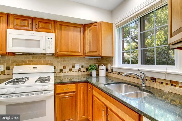 3736 GUNSTON RD, Alexandria, VA 22302
