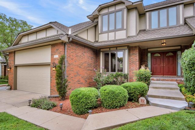 1039 N Post Oak Rd, Wichita, KS 67206