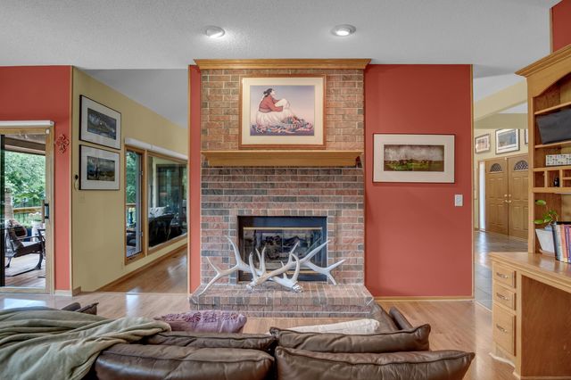 1039 N Post Oak Rd, Wichita, KS 67206