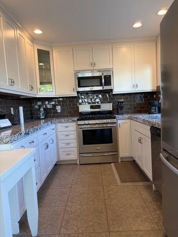 48790 Desert Flower Drive, Palm Desert, CA 92260