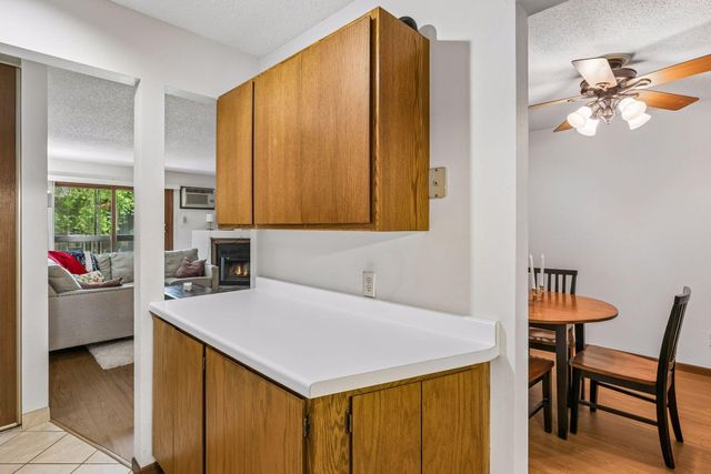 3850 Plymouth Boulevard 205, Plymouth, MN 55446