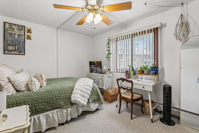 3850 Plymouth Boulevard 205, Plymouth, MN 55446