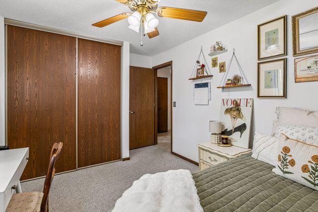 3850 Plymouth Boulevard 205, Plymouth, MN 55446