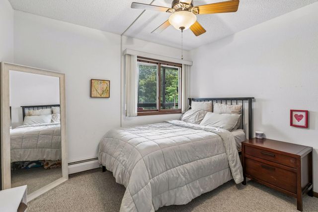3850 Plymouth Boulevard 205, Plymouth, MN 55446