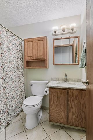 3850 Plymouth Boulevard 205, Plymouth, MN 55446