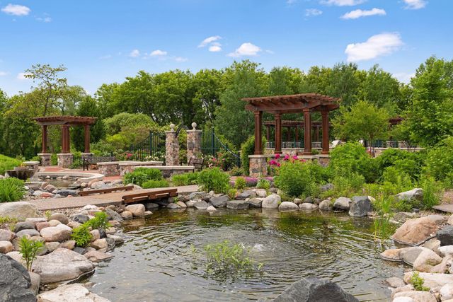 3850 Plymouth Boulevard 205, Plymouth, MN 55446