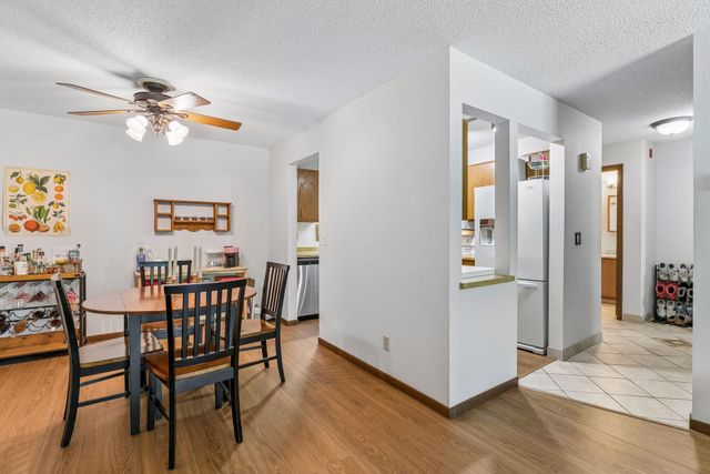 3850 Plymouth Boulevard 205, Plymouth, MN 55446
