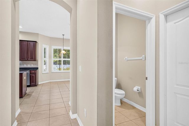 7906 CAMDEN WOODS DRIVE, Tampa, FL 33619