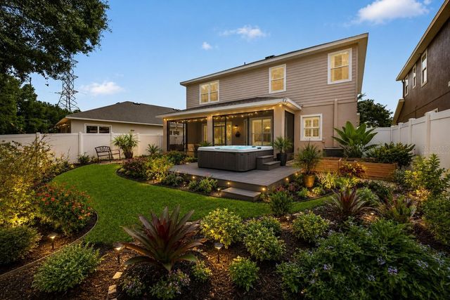 7906 CAMDEN WOODS DRIVE, Tampa, FL 33619