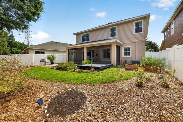 7906 CAMDEN WOODS DRIVE, Tampa, FL 33619