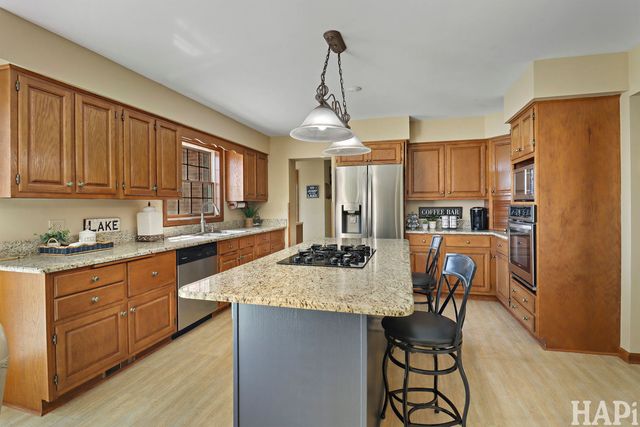 2916 N Bayview Lane, Mchenry, IL 60051