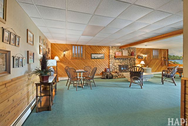 2916 N Bayview Lane, Mchenry, IL 60051