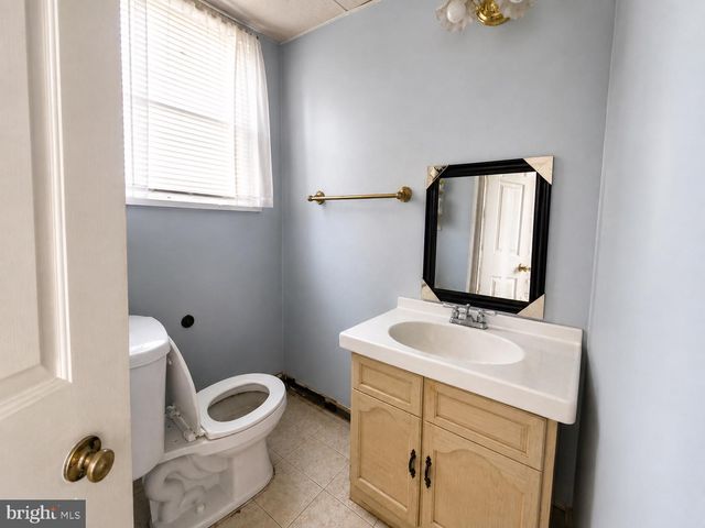 6433 GUYER AVE, Philadelphia, PA 19142