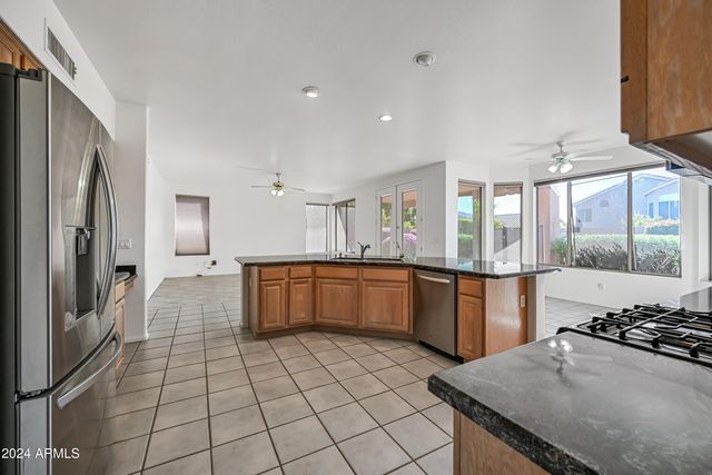 4633 E Robin Lane, Phoenix, AZ 85050