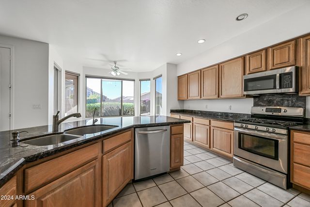 4633 E Robin Lane, Phoenix, AZ 85050