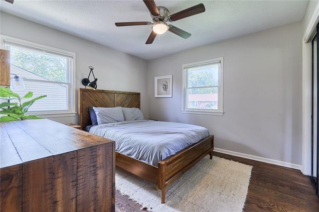 9427 MACKEY Street, Overland Park, KS 66212