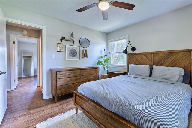 9427 MACKEY Street, Overland Park, KS 66212