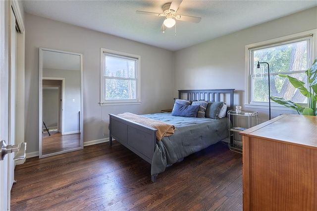 9427 MACKEY Street, Overland Park, KS 66212