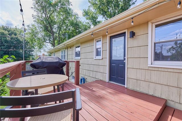 9427 MACKEY Street, Overland Park, KS 66212