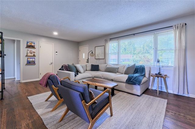 9427 MACKEY Street, Overland Park, KS 66212