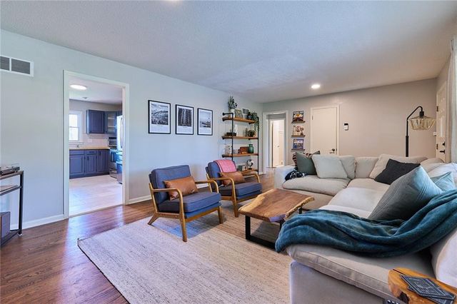 9427 MACKEY Street, Overland Park, KS 66212