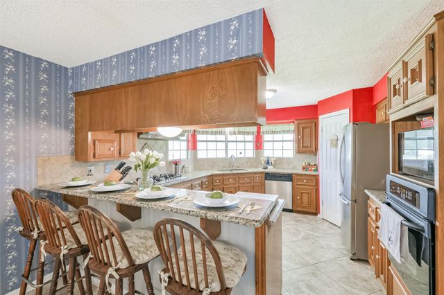 252 County Road 4871, Dayton, TX 77535