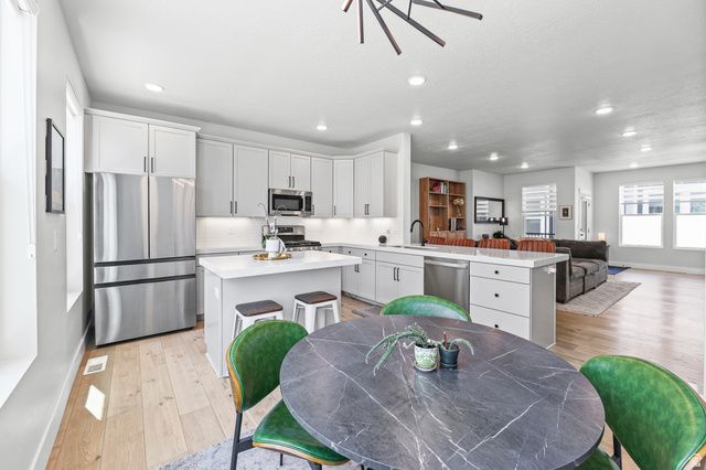 3462 S PEEBLES CT, South Salt Lake, UT 84115