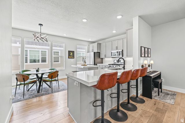 3462 S PEEBLES CT, South Salt Lake, UT 84115