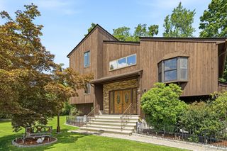 1 Southgate Drive, Cortlandt Manor, NY 10567