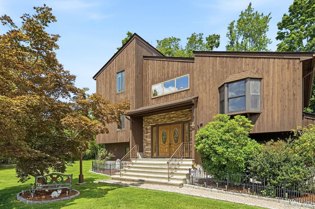 1 Southgate Drive, Cortlandt Manor, NY 10567