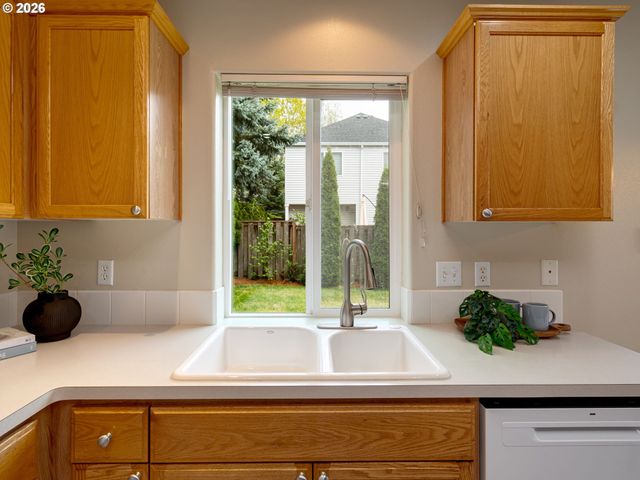 4436 Nw GLENLAKES Pl, Beaverton, OR 97006