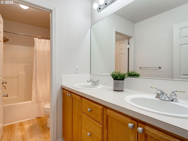 4436 Nw GLENLAKES Pl, Beaverton, OR 97006