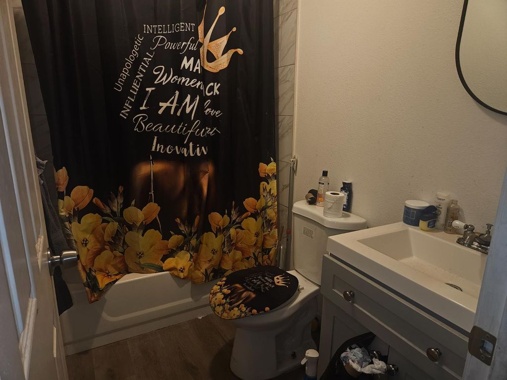 Image 4 of property listing at 136 W El Dorado, Fresno, CA 93706