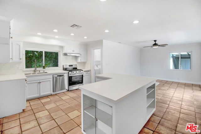 2401 Olive Avenue, La Crescenta, CA 91214