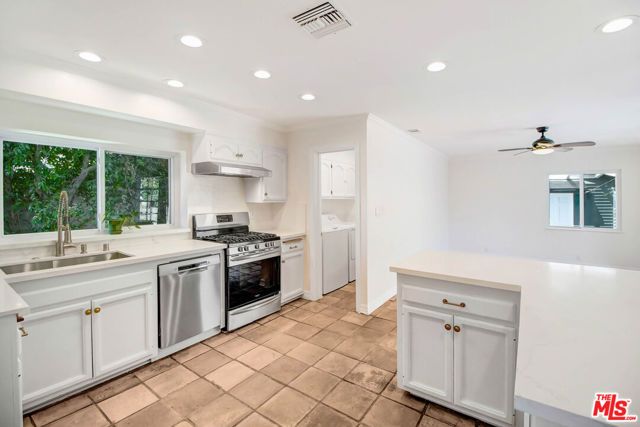 2401 Olive Avenue, La Crescenta, CA 91214