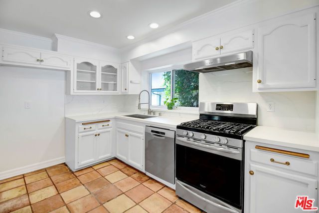 2401 Olive Avenue, La Crescenta, CA 91214